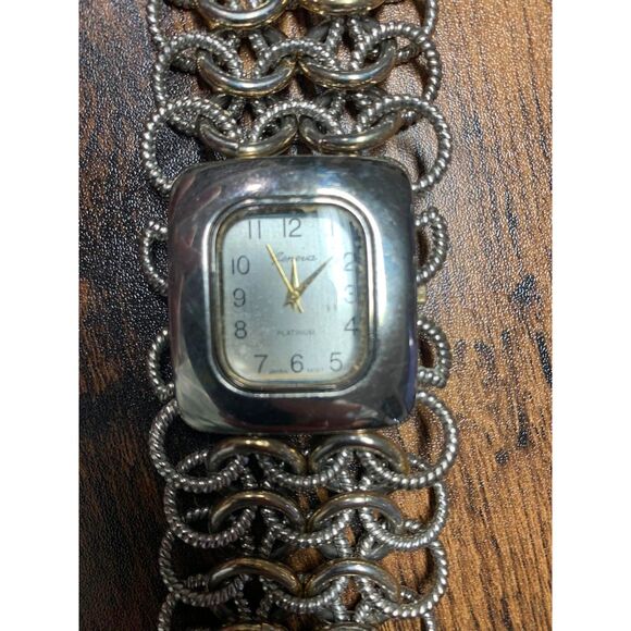 Geneva Platinum Womens Watch No. 5423 Japan Movement Gold Silver Tone Bangle EUC - Picture 2 of 4